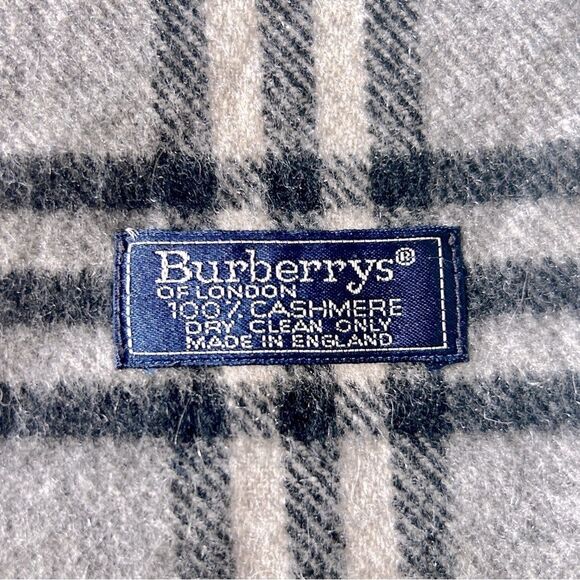 Burberrys Vintage Cashmere Scarf - Picture 2 of 5